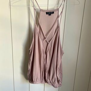 Timing strappy cropped tank